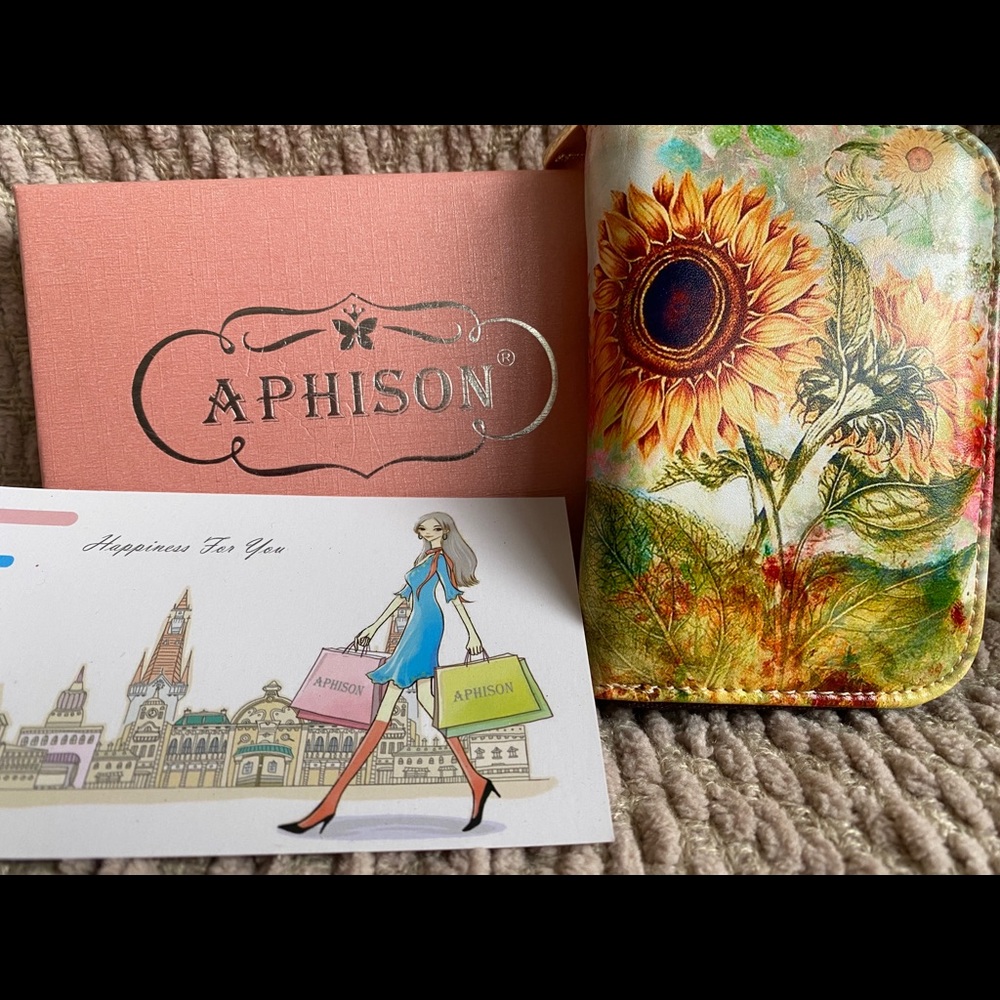 🌻 NWT - Aphison Sunflower Zipper Wallet